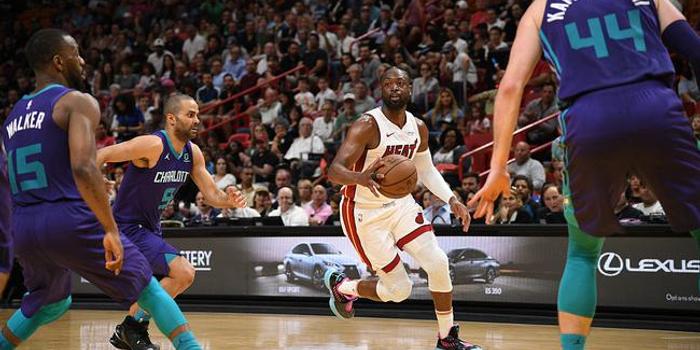  班凯罗30+10魔术末节发力击败黄蜂止连败